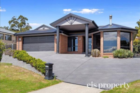 Charming modern well decor house Kingston, Hobart